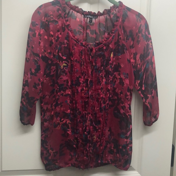 Express top. Size Small - Picture 2 of 5